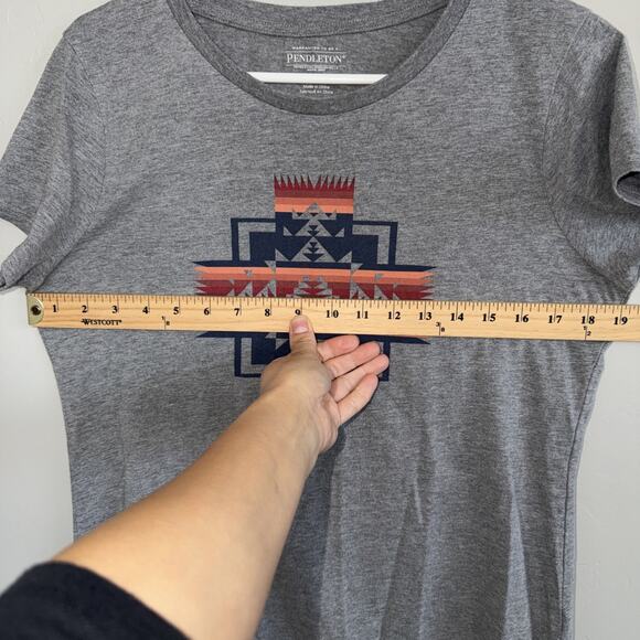 Pendleton Woman’s Geometric Graphic Print Tee Size Medium Gray 100% Cotton SS - Picture 6 of 6